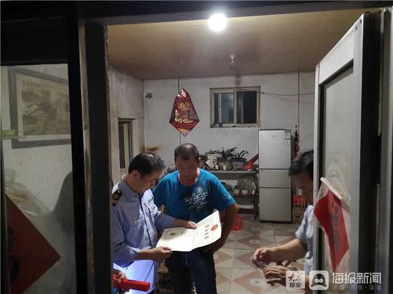 德州市县两级市场监管部门连夜到平原第六油棉加工厂调查取证